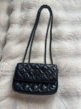 GUESS Black Quilted Chain Crossbody Shoulder Bag